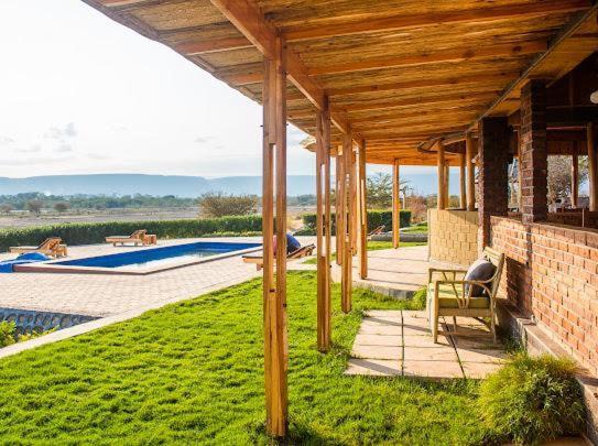 Naibala Manyara Lodge Мто-ва-Мбу Экстерьер фото