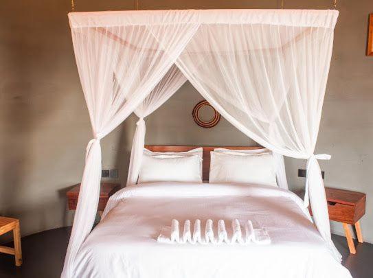 Naibala Manyara Lodge Мто-ва-Мбу Экстерьер фото