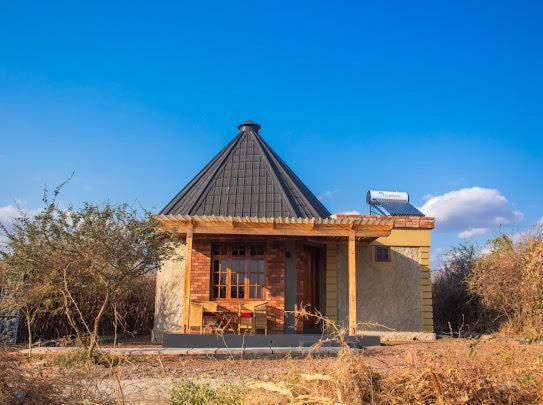 Naibala Manyara Lodge Мто-ва-Мбу Экстерьер фото